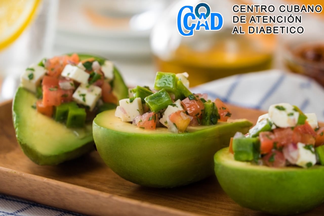 Nuestra cocina. Aguacate relleno de ensalada de nopales
