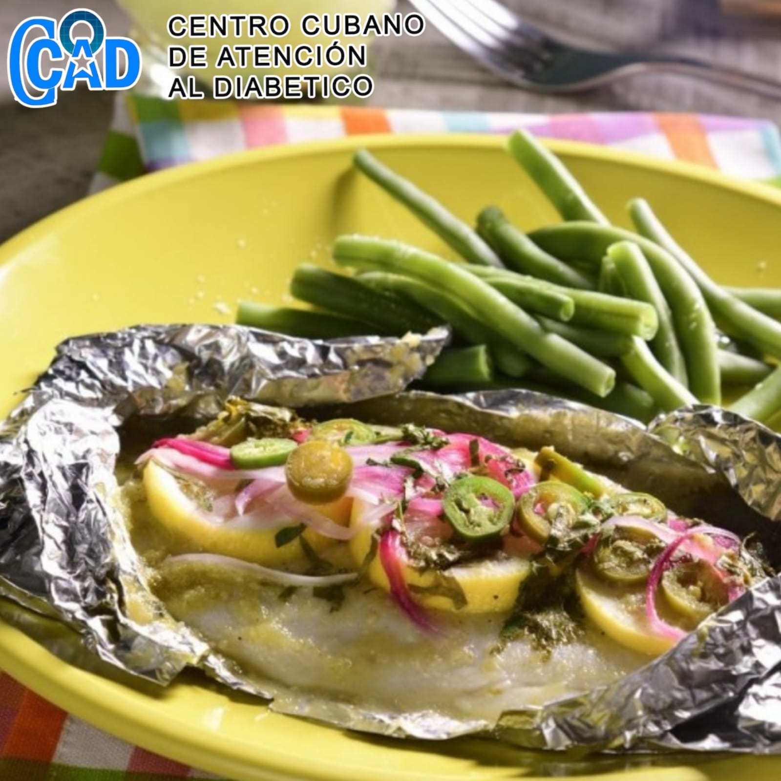 Nuestra cocina. PESCADO EMPAPELADO CON ENSALADA DE EJOTES
